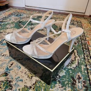 NIB I. Miller‎ Silver Glitter High Heel Prom Homecoming Dress Shoes, Size 11